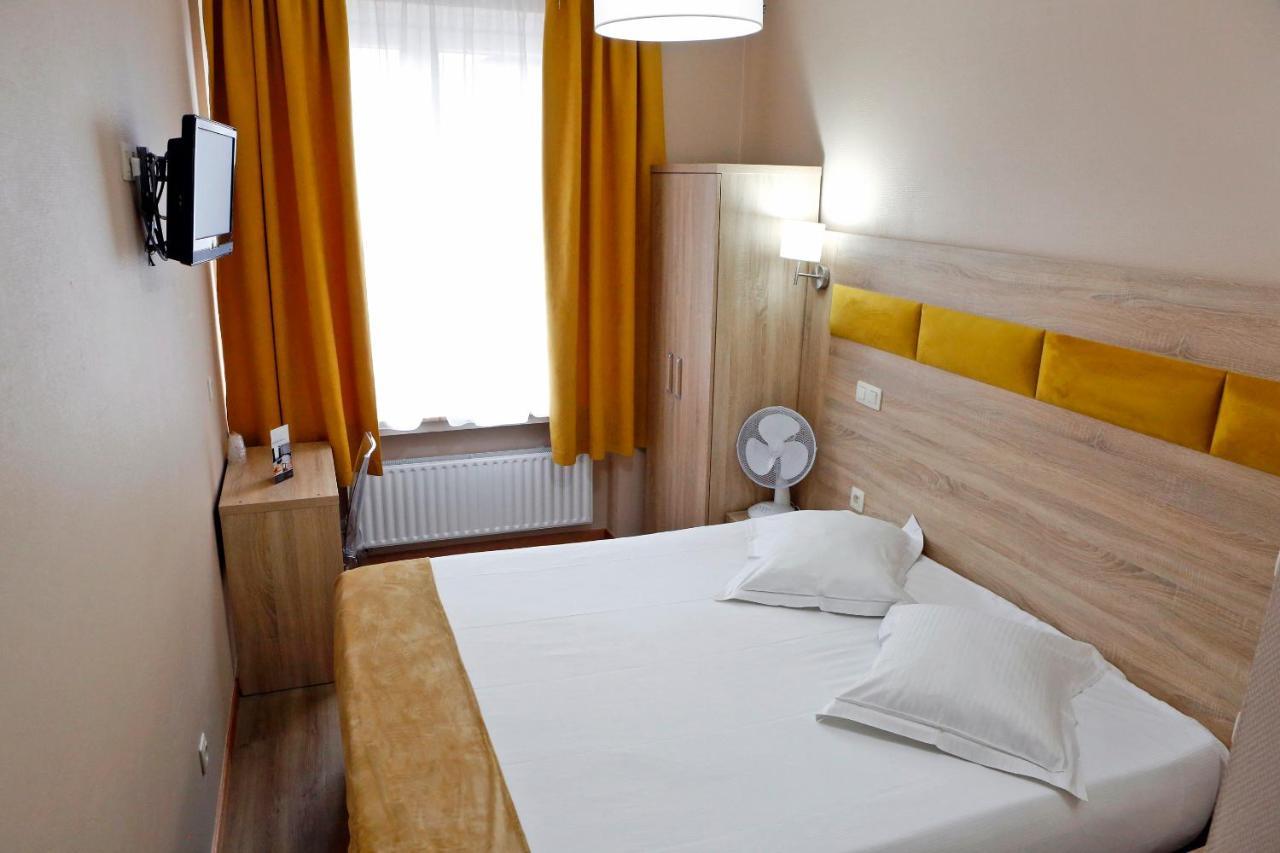 Hotel De France Saint-Gilles Zewnętrze zdjęcie
