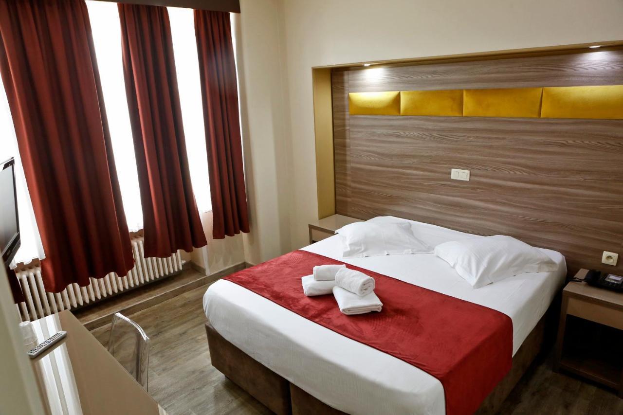 Hotel De France Saint-Gilles Zewnętrze zdjęcie