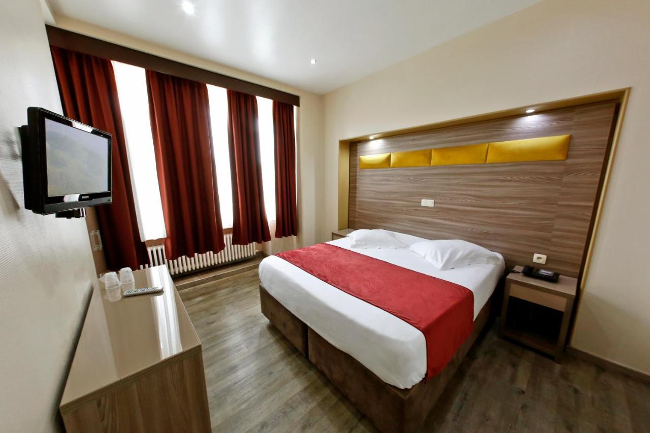 Hotel De France Saint-Gilles Zewnętrze zdjęcie