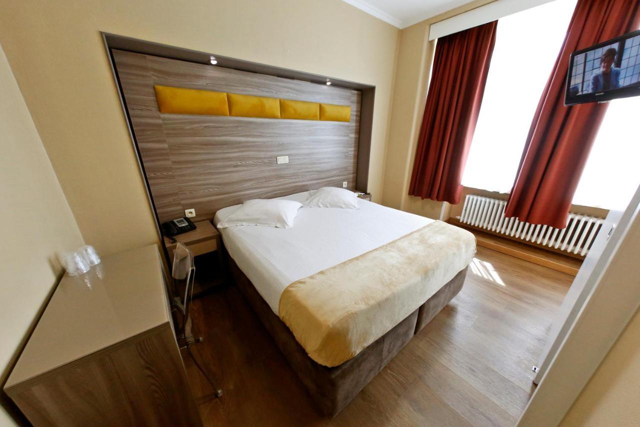 Hotel De France Saint-Gilles Zewnętrze zdjęcie