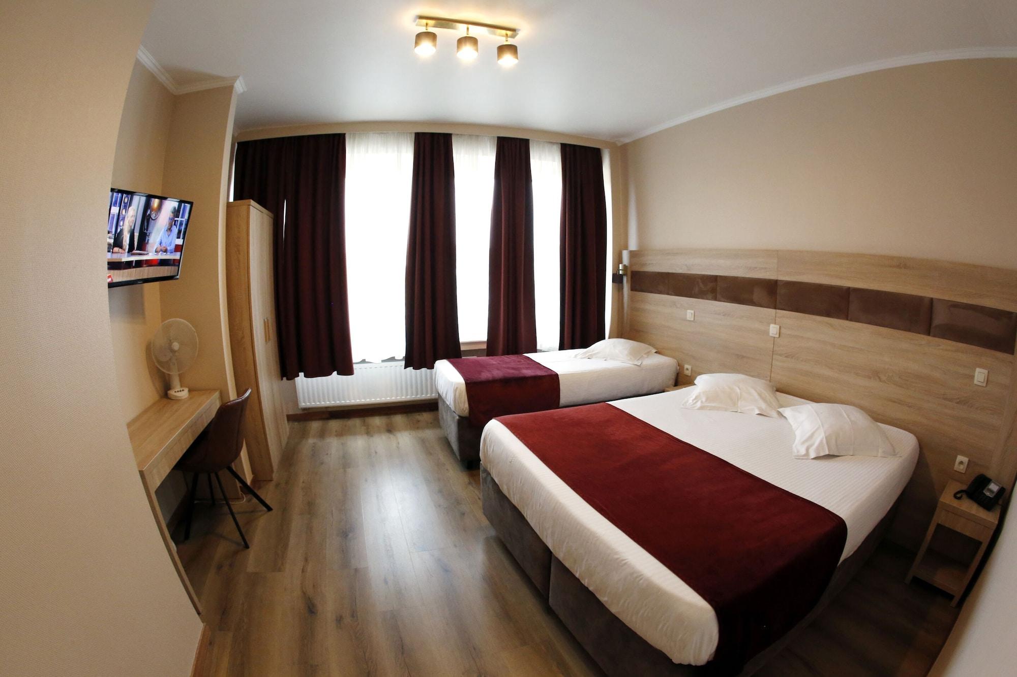 Hotel De France Saint-Gilles Zewnętrze zdjęcie