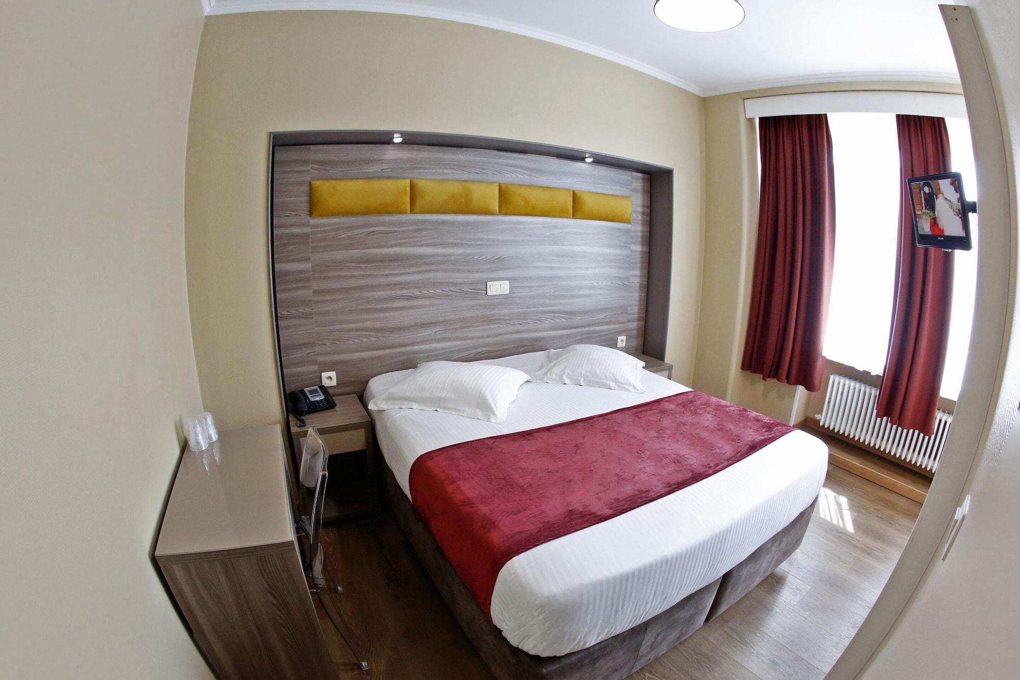 Hotel De France Saint-Gilles Zewnętrze zdjęcie