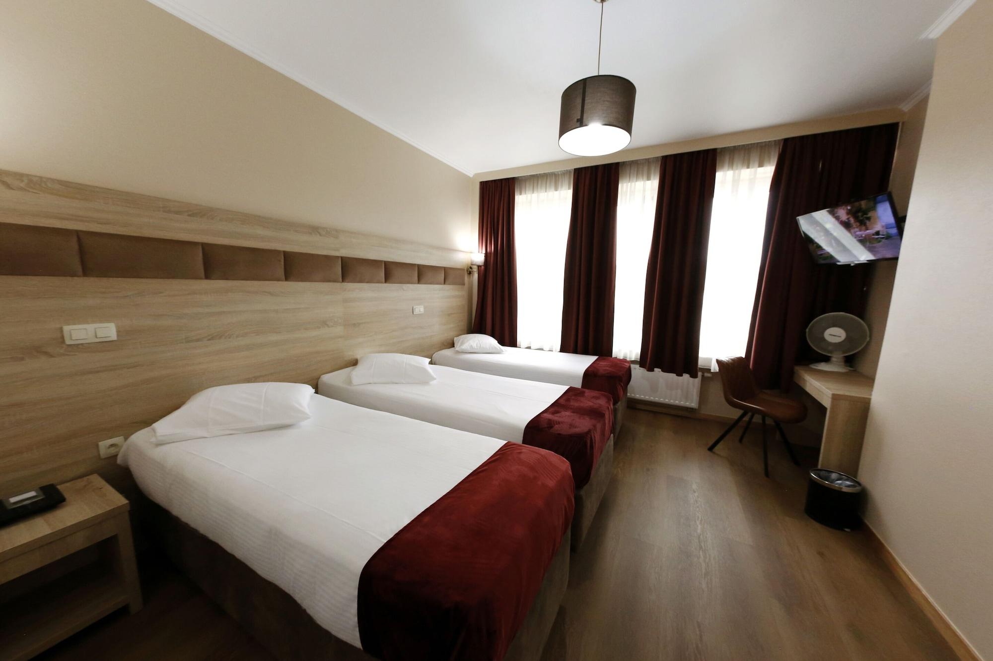 Hotel De France Saint-Gilles Zewnętrze zdjęcie