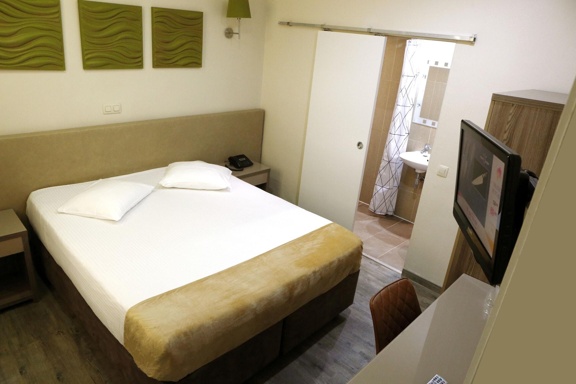 Hotel De France Saint-Gilles Zewnętrze zdjęcie