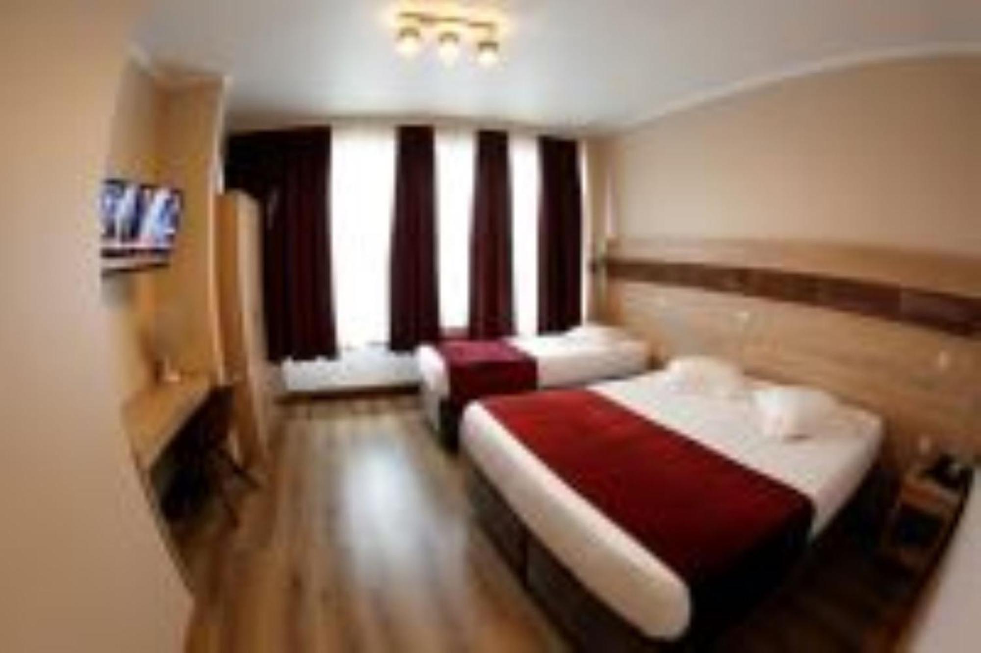 Hotel De France Saint-Gilles Zewnętrze zdjęcie