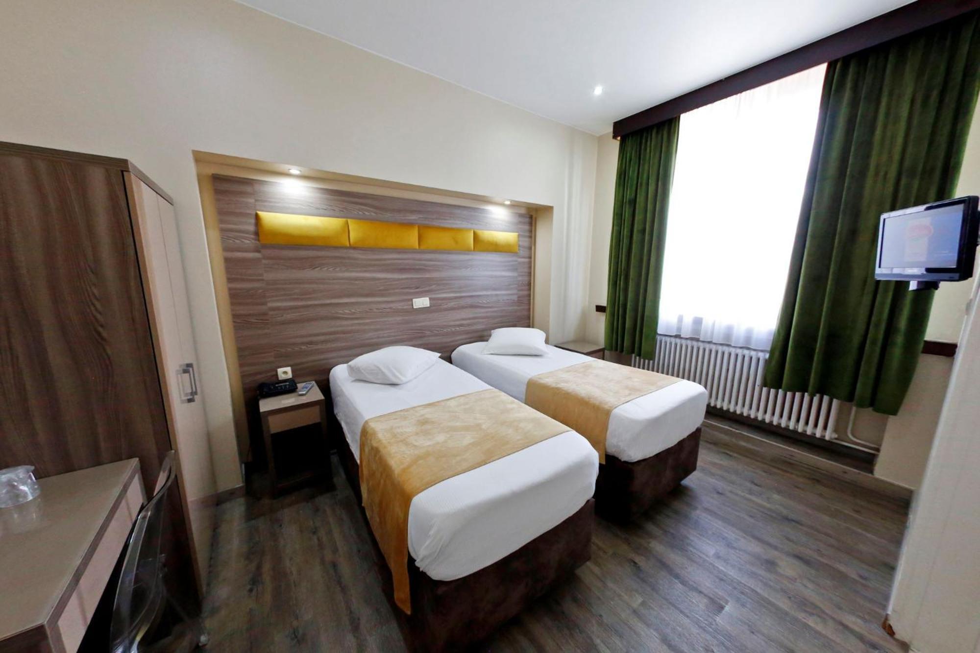 Hotel De France Saint-Gilles Zewnętrze zdjęcie